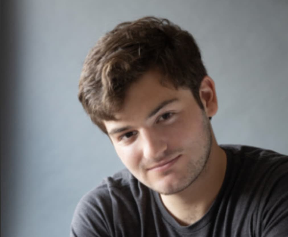 Estudante derruba presidente de Stanford e expõe bastidores da universidade